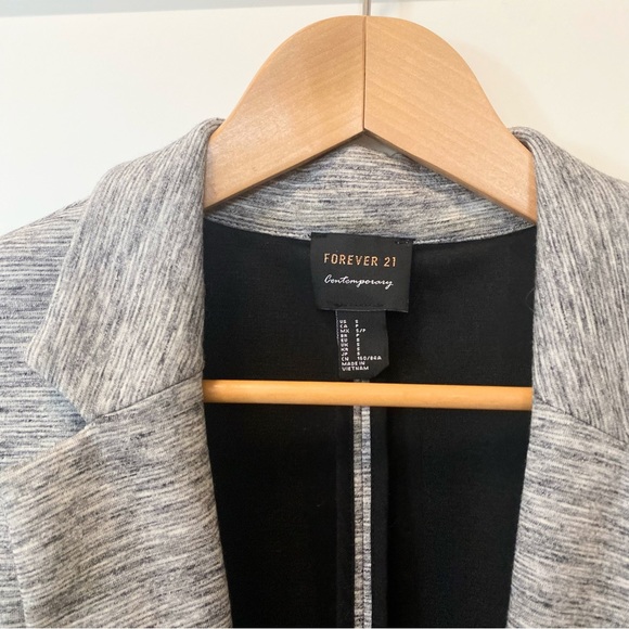 F21 Size Small Women’s Super comfy stretchy grey blazer with pockets - Picture 3 of 10